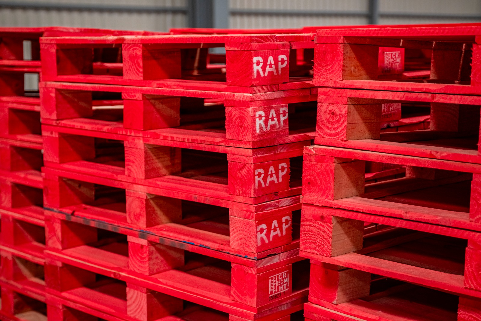 Pallets RAP en centro de operaciones